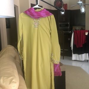 Apple green 3 piece suite